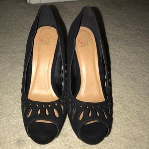 black open toed heels